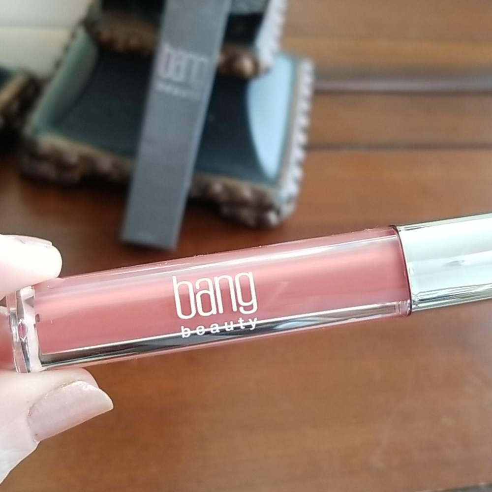 😎 BANG BEAUTY LIP GLOSS